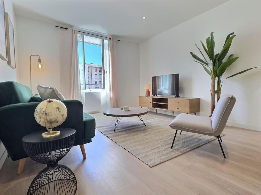 Le Victor Hugo, L'Appartement Valentinois Valence  Ngoại thất bức ảnh